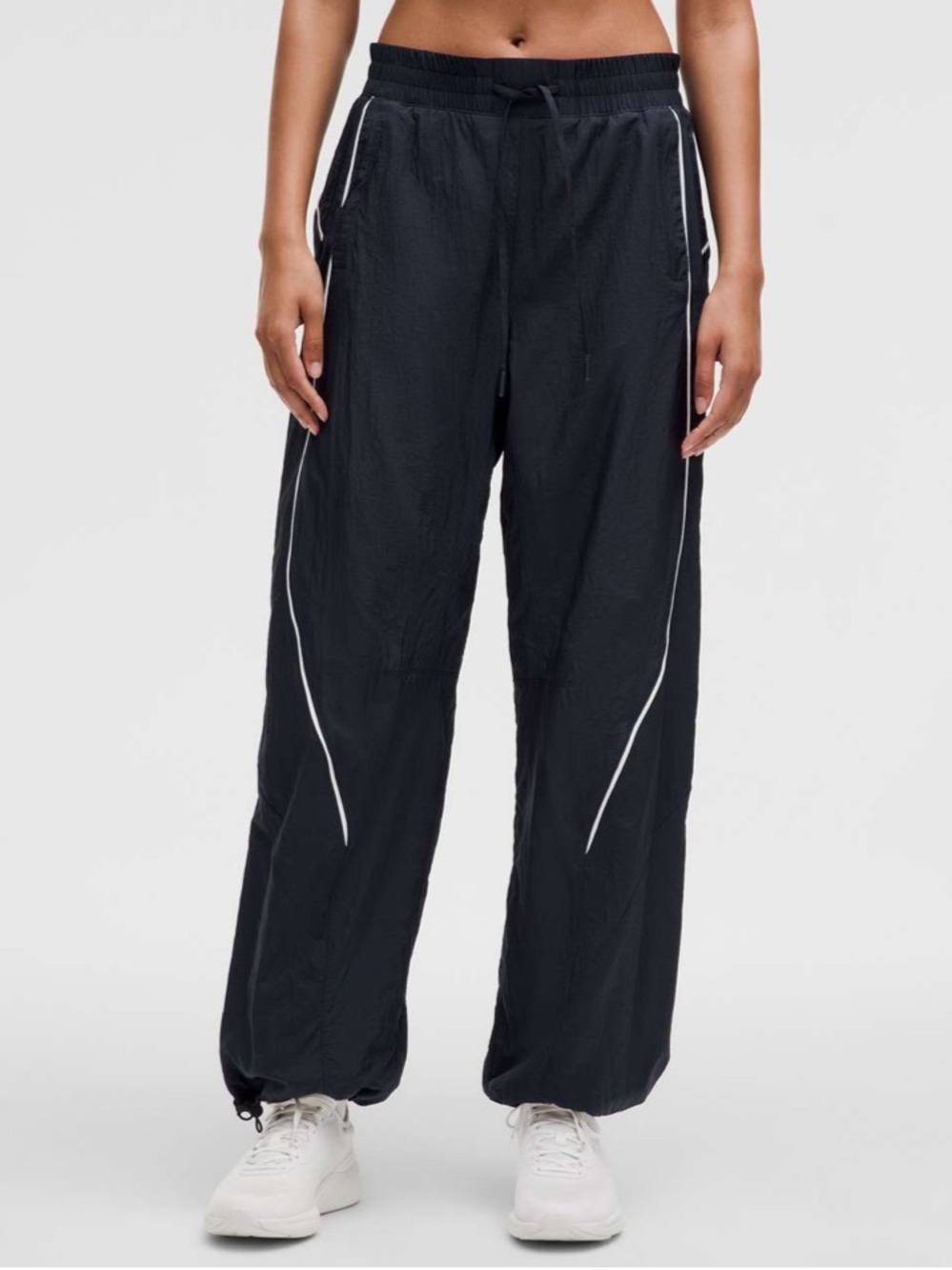 Lululemon License to Train Mid-Rise Lightweight Jogger True Navy